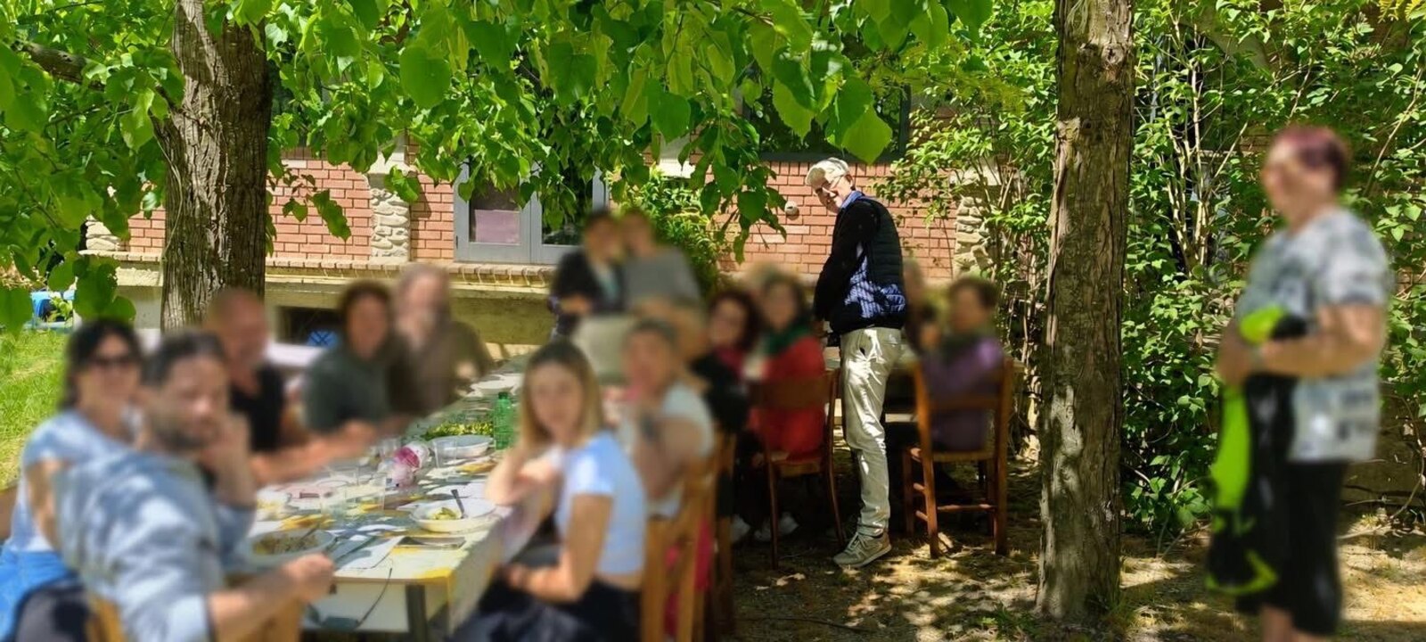 Pranzo conviviale all'aperto